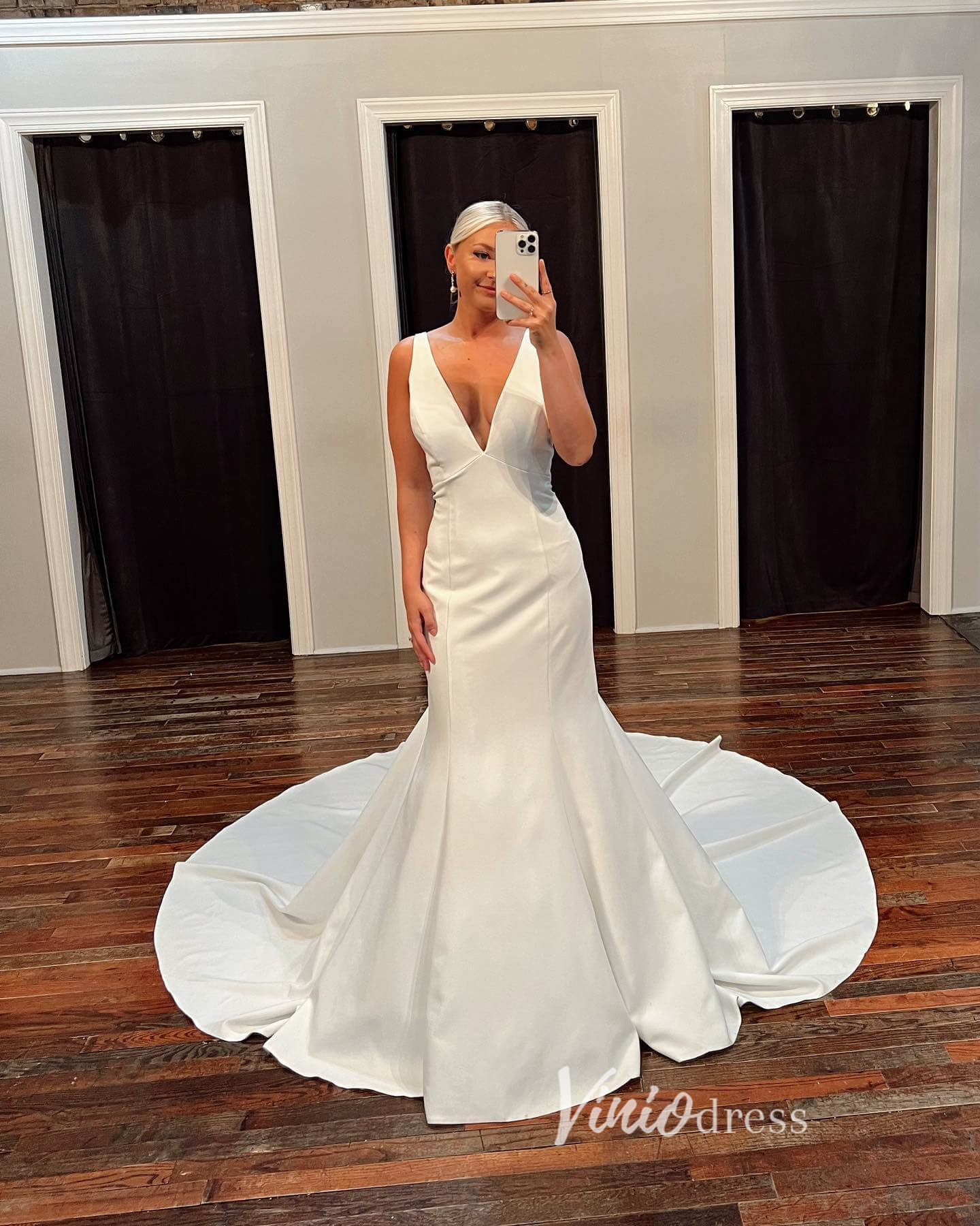 V-neck Satin Mermaid Wedding Dresses Simple Modern Bridal Gown VW2186-wedding dresses 2025 -Viniodress-Ivory-Custom Size-