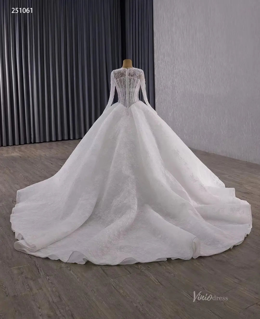 Vintage Basque Waist Ball Gown Lace Wedding Dress with Long Sleeves & V-Neck 251061-wedding dresses 2026-Viniodress-Ivory-Custom Size-