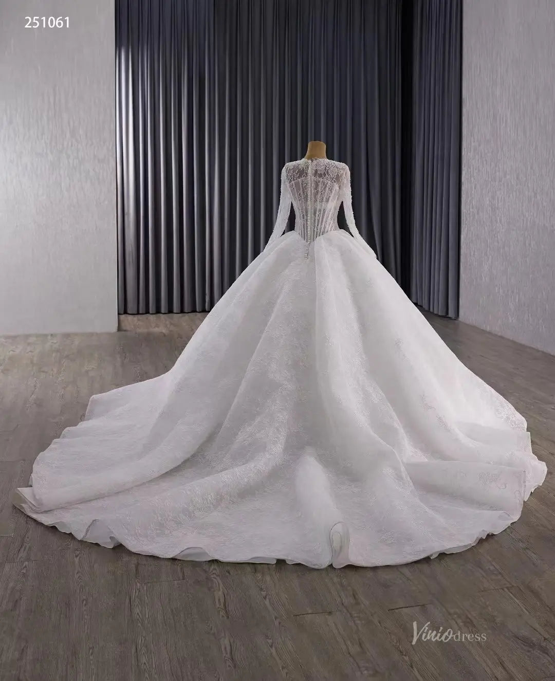 Vintage Basque Waist Ball Gown Lace Wedding Dress with Long Sleeves & V-Neck 251061-wedding dresses 2026-Viniodress-Ivory-Custom Size-