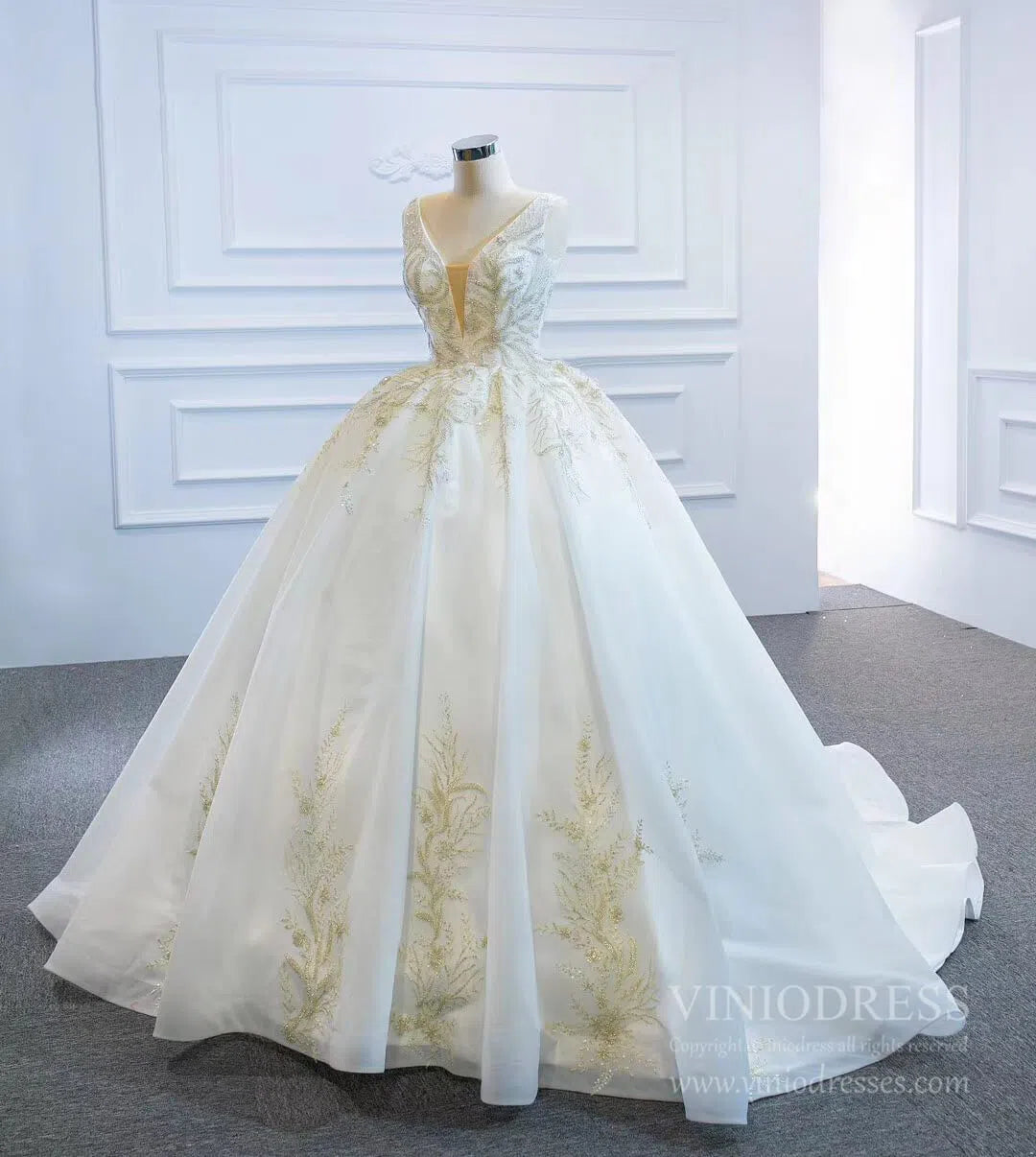 Vintage Gold Lace Wedding Dresses Plunging V Neck Wedding Gown VW1774-wedding dresses 2025 -Viniodress-As Picture-Custom Size-
