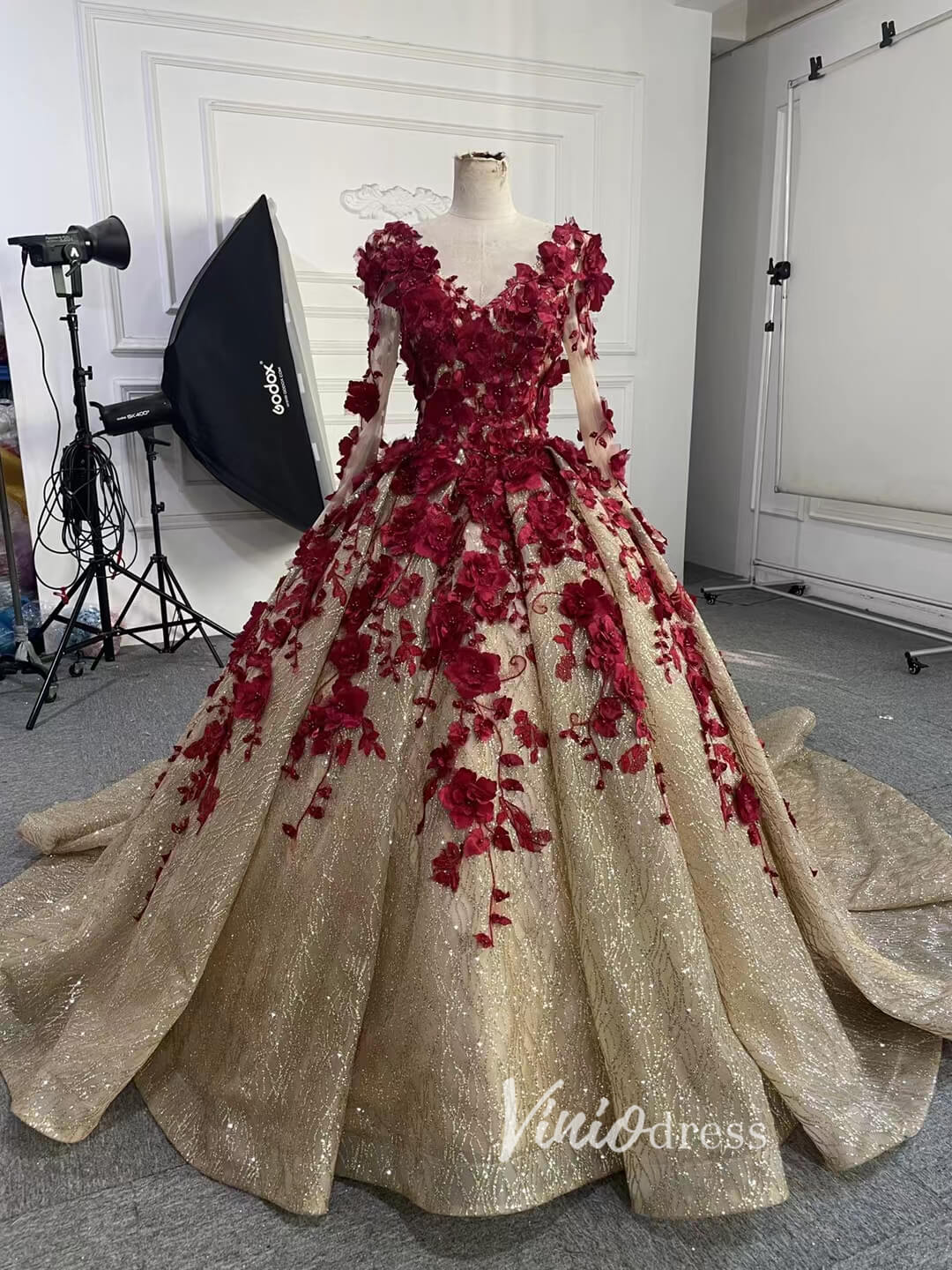 Vintage Gold Wedding Dresses Red 3D Flower Ball Gown Quince Dress 6748 Viniodress Vintage Gold Wedding Dresses Red 3D Flower Ball Gown Quince Dress 6748 Viniodress