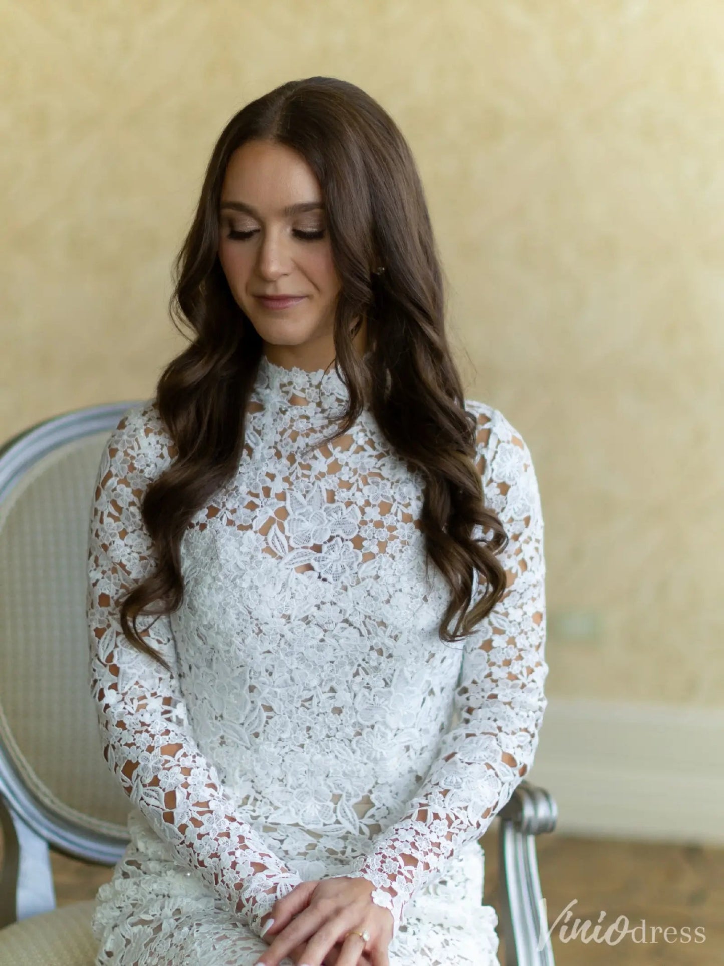 Vintage-Inspired Ivory Lace Wedding Dress with High Neck, Long Sleeves & Chapel Train – VW2503-wedding dresses 2025 -Viniodress-Ivory-Custom Size-