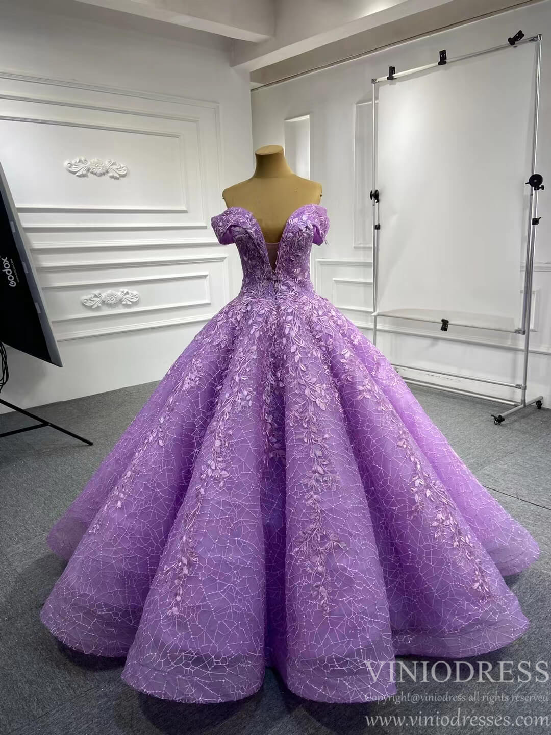 Vintage Lace Wedding Dress Off the Shoulder Quinceanera Gowns 66601 Plunging V-neck-Quinceanera Dresses 2025 -Viniodress-Lilac-Custom Size-