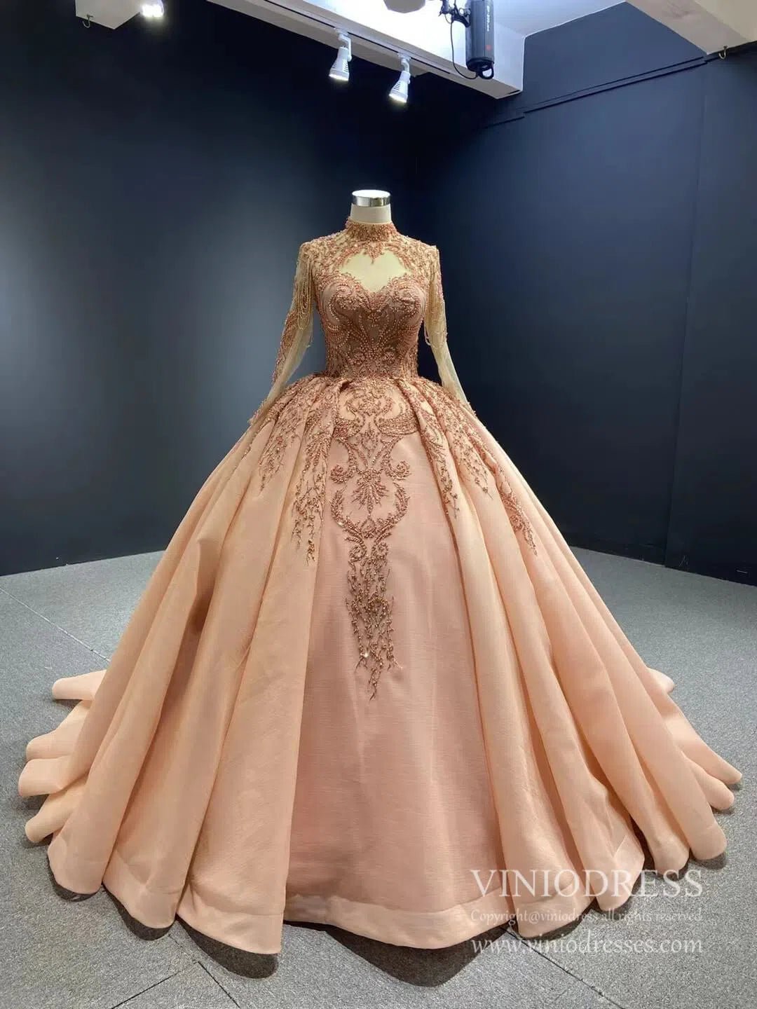 Vintage Mock Neck Red Wedding Dresses Beaded Gold Ball Gowns viniodress-Quinceanera Dresses 2025 -Viniodress-Red-Custom Size-