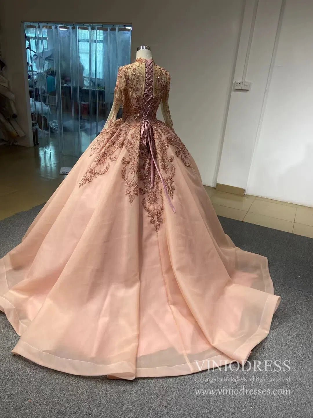 Vintage Mock Neck Red Wedding Dresses Beaded Gold Ball Gowns viniodress-Quinceanera Dresses 2025 -Viniodress-Red-Custom Size-