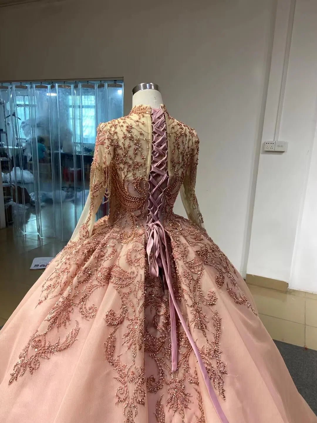 Vintage Mock Neck Red Wedding Dresses Beaded Gold Ball Gowns viniodress-Quinceanera Dresses 2025 -Viniodress-Red-Custom Size-