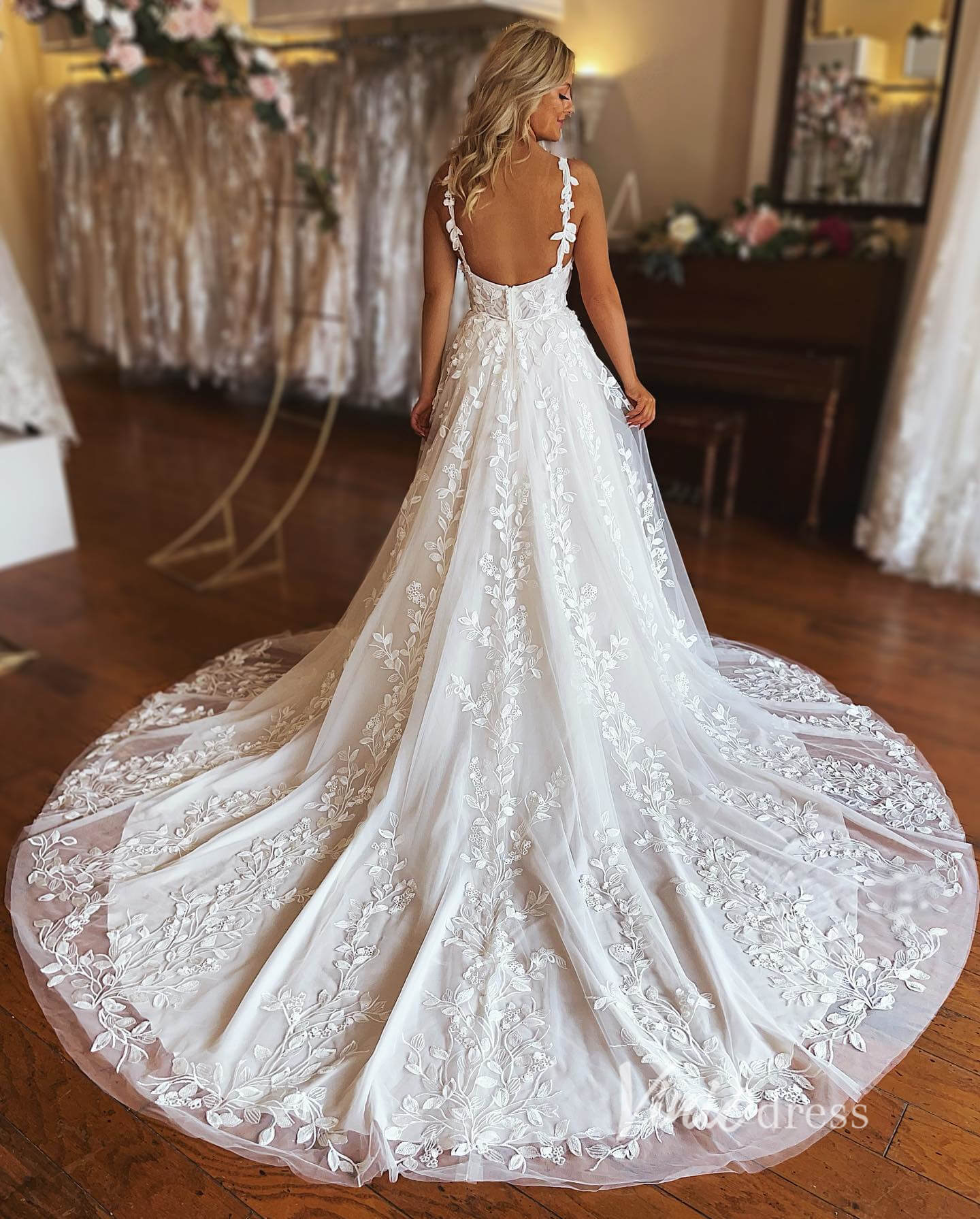 A-line Leaf Lace Appliqued Wedding Dresses with Long Train VW2118-wedding dresses-Viniodress-Ivory-Custom Size-Viniodress