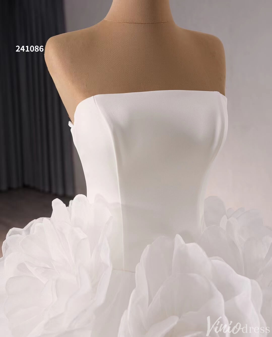 Strapless Ruffle Rosette Flower Balll Gown Wedding Dresses with Veil 241086-wedding dresses-Viniodress-Viniodress