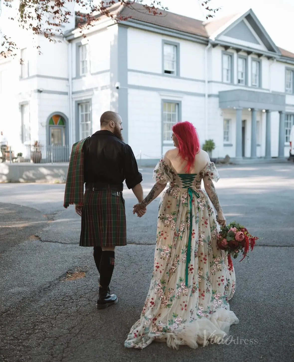 Whimsical Floral Wedding Dress | Red & Green Embroidery Gown with Puff Sleeves & Slit FW146-wedding dresses 2025 -Viniodress-Floral-Custom Size-