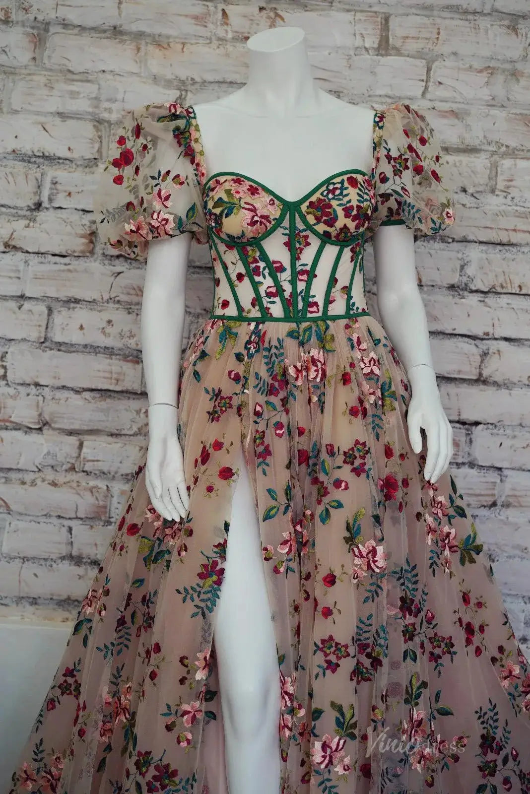 Whimsical Floral Wedding Dress | Red & Green Embroidery Gown with Puff Sleeves & Slit FW146-wedding dresses 2025 -Viniodress-Floral-Custom Size-