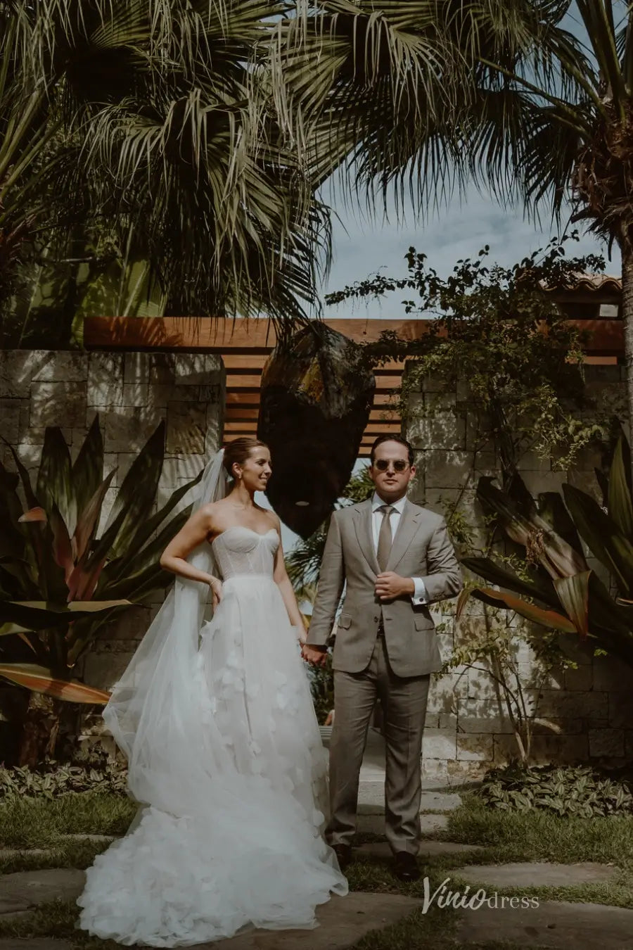 Whimsical Hand-Made 3D Floral Tulle A-Line Wedding Dress with Sweetheart Corset Bodice & Cathedral Train – RM001-wedding dresses 2026-Viniodress-Ivory-Custom Size-Dress Only