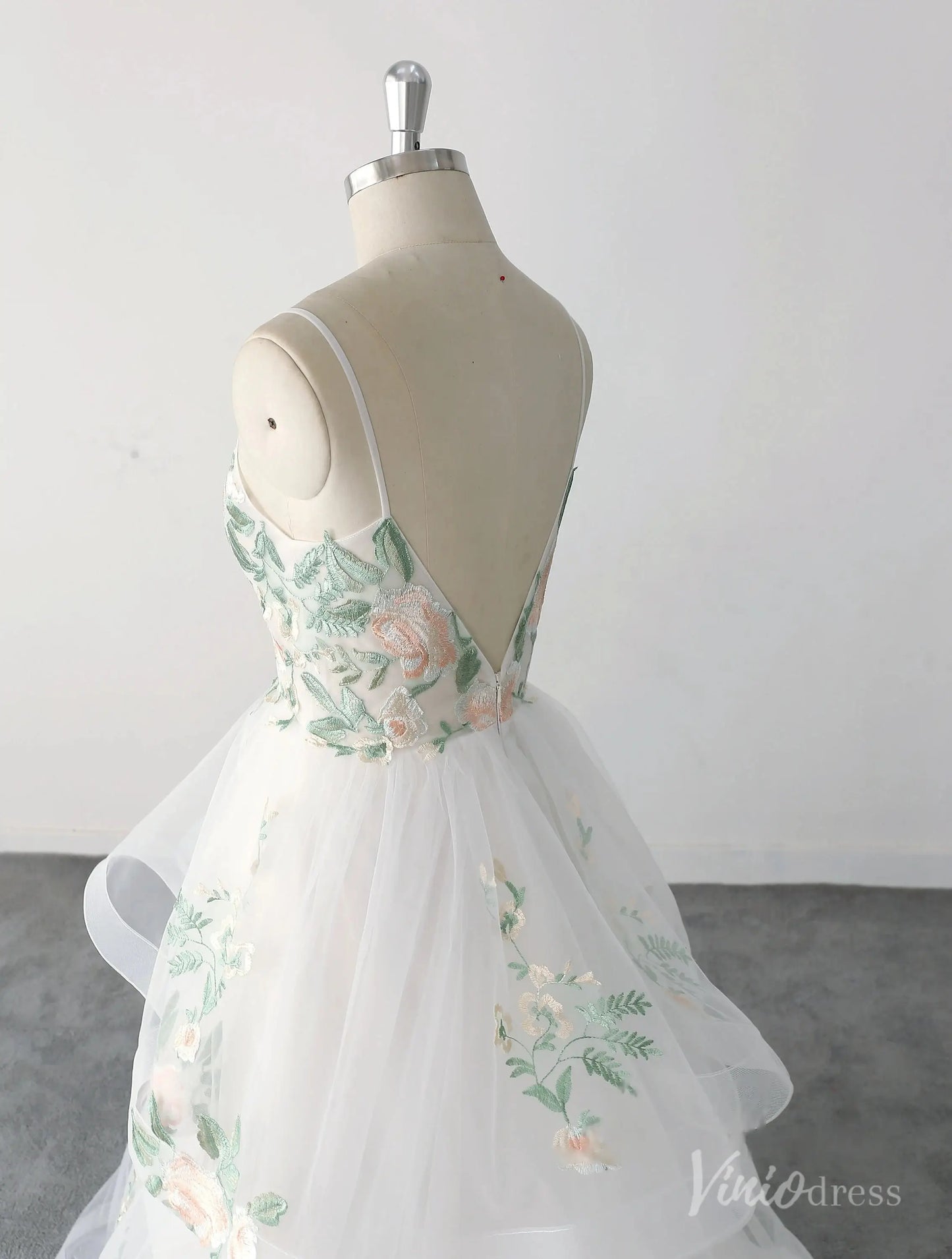 Whimsical Ivory Floral Wedding Dress with Spaghetti Straps, Layered Tulle Skirt, and Embroidered Bodice – FW224-wedding dresses 2025 -Viniodress-Ivory-Custom Size-