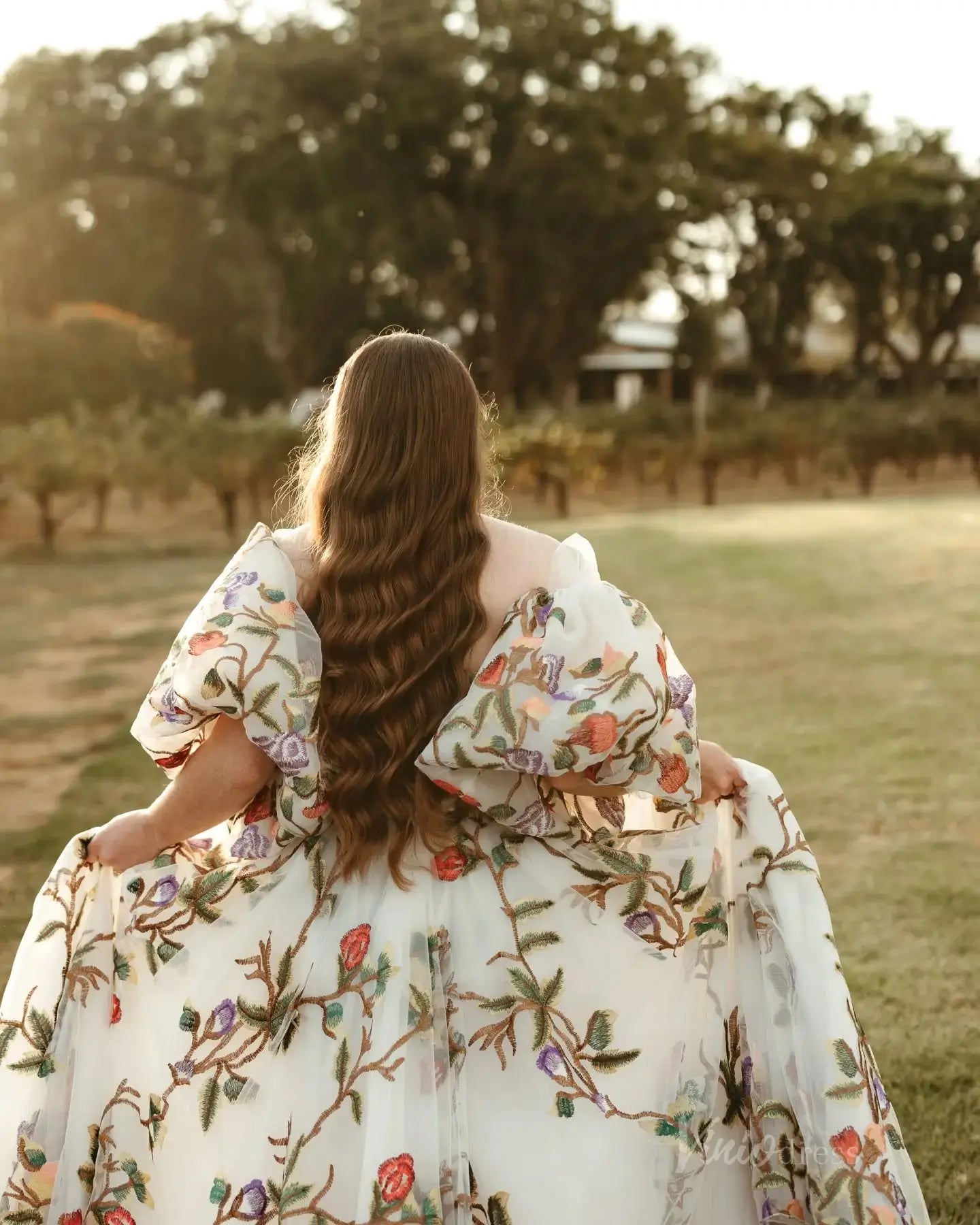 Whimsical Meadow Floral Wedding Dress with Puff Sleeves, Slit & Sweetheart Neckline FW132-wedding dresses 2025 -Viniodress-Floral-Custom Size-