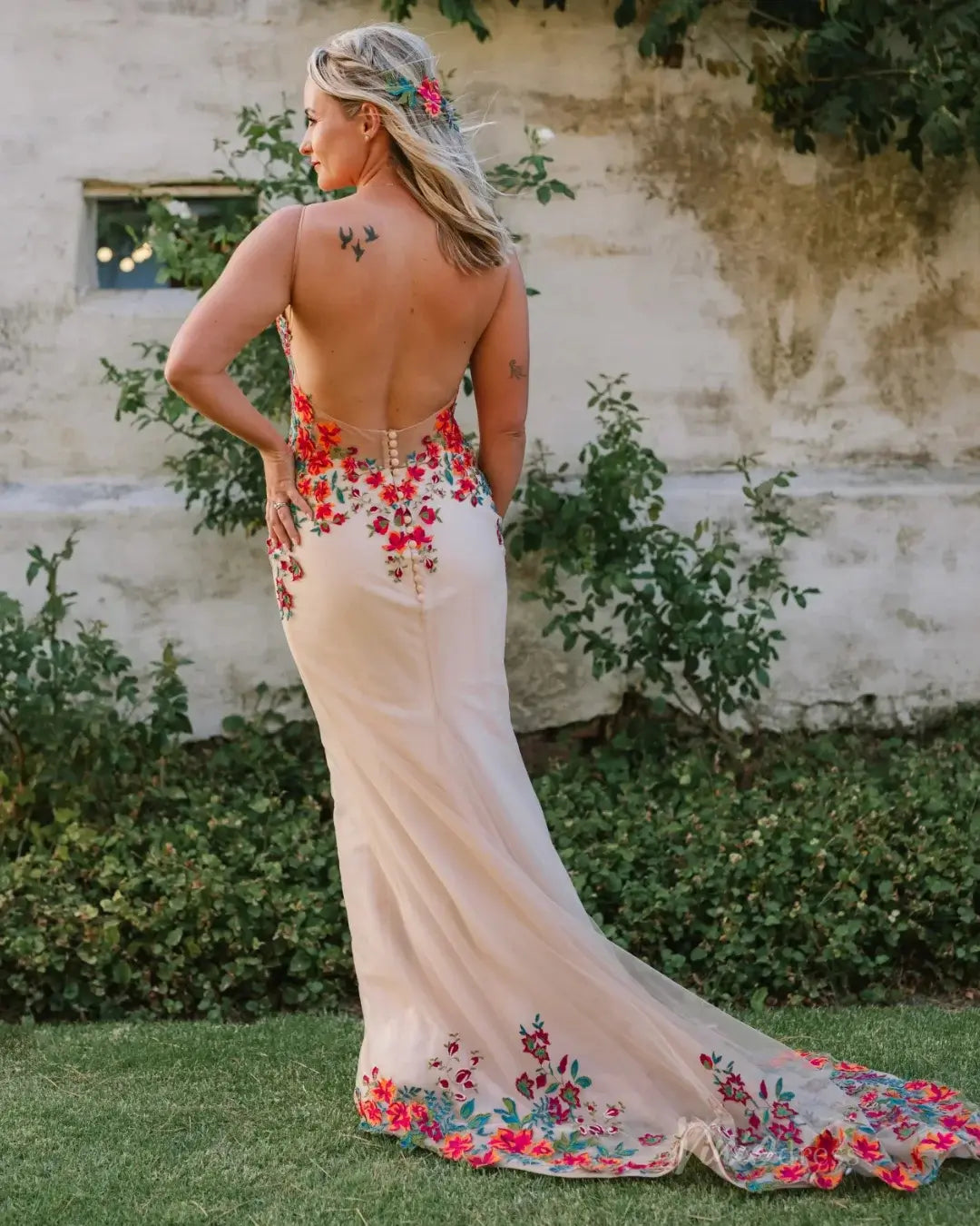 Whimsical Red Floral Mermaid Wedding Dress | V-Neck Backless Gown with Floral Hemmed Train FW143-wedding dresses 2025 -Viniodress-Champagne-Custom Size-