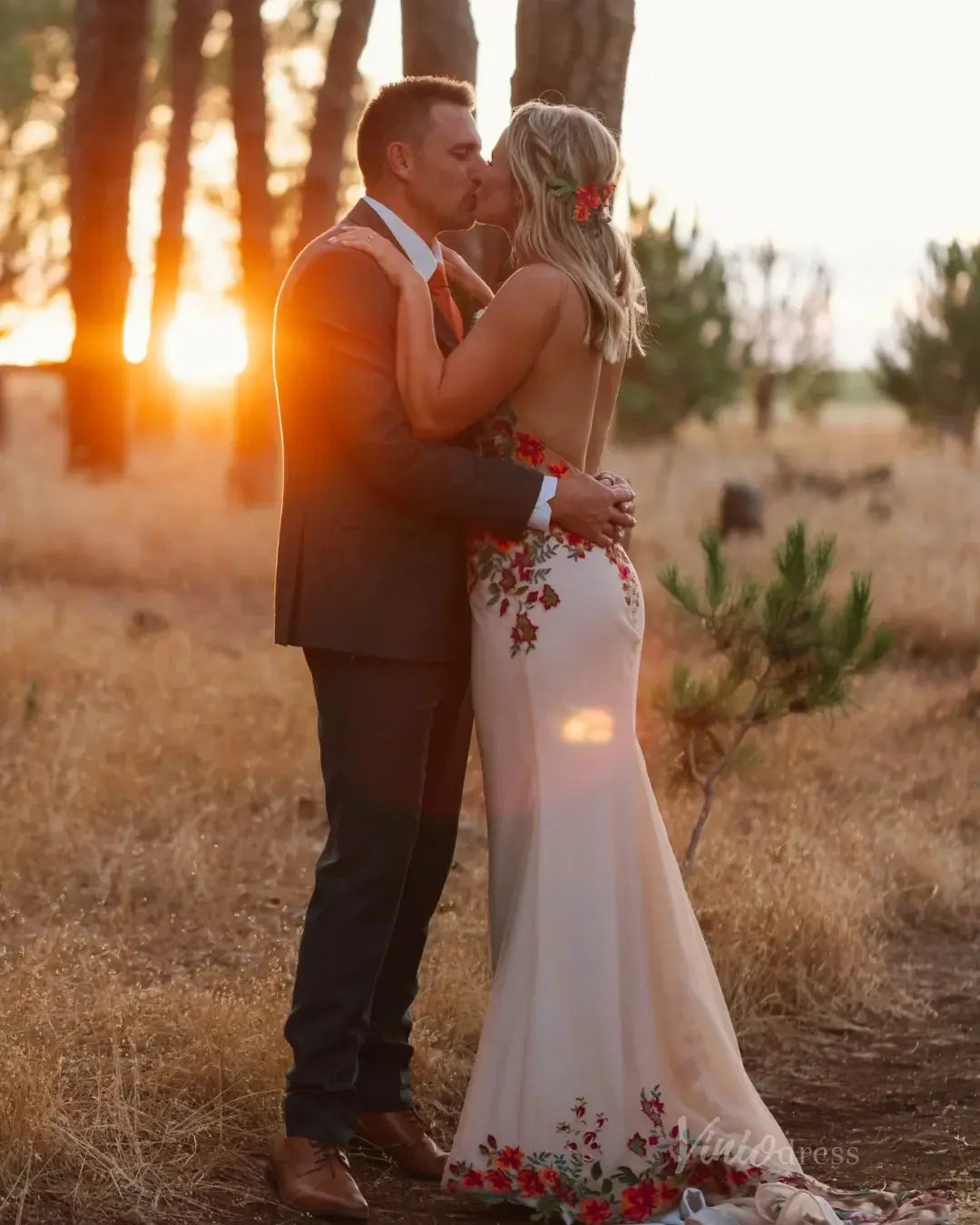 Whimsical Red Floral Mermaid Wedding Dress | V-Neck Backless Gown with Floral Hemmed Train FW143-wedding dresses 2025 -Viniodress-Champagne-Custom Size-