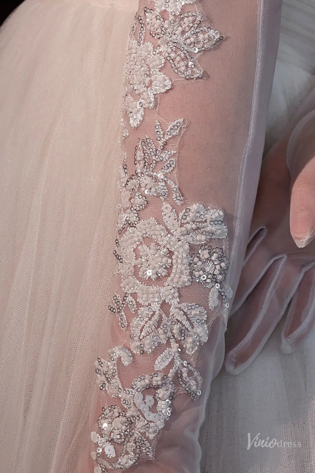 White Lace Appliqué Sheer Tulle Bridal Gloves – Long Embroidered Wedding Gloves for Women WG215-Bridal Gloves 2026-Viniodress-Ivory-