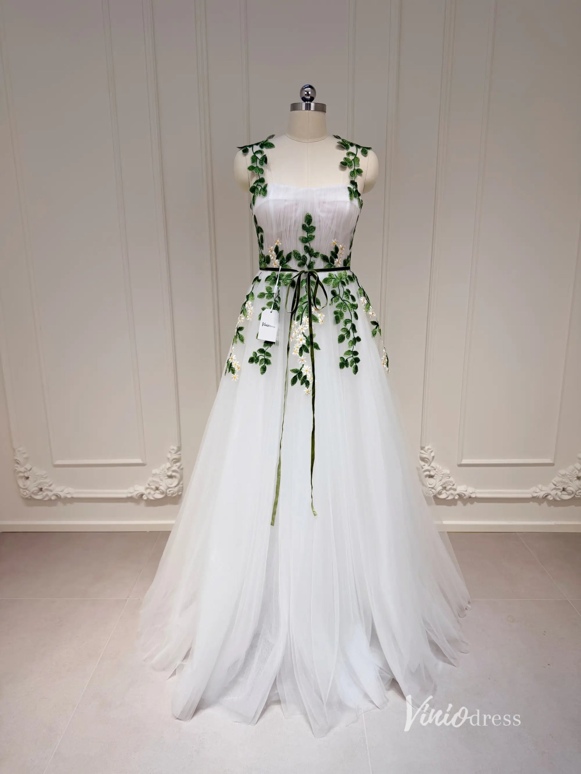 White Long Tulle Prom Dress with Pockets Meadow Green Leaf Appliques Y Viniodress White Long Tulle Prom Dress with Pockets Meadow Green Leaf Appliques Y Viniodress