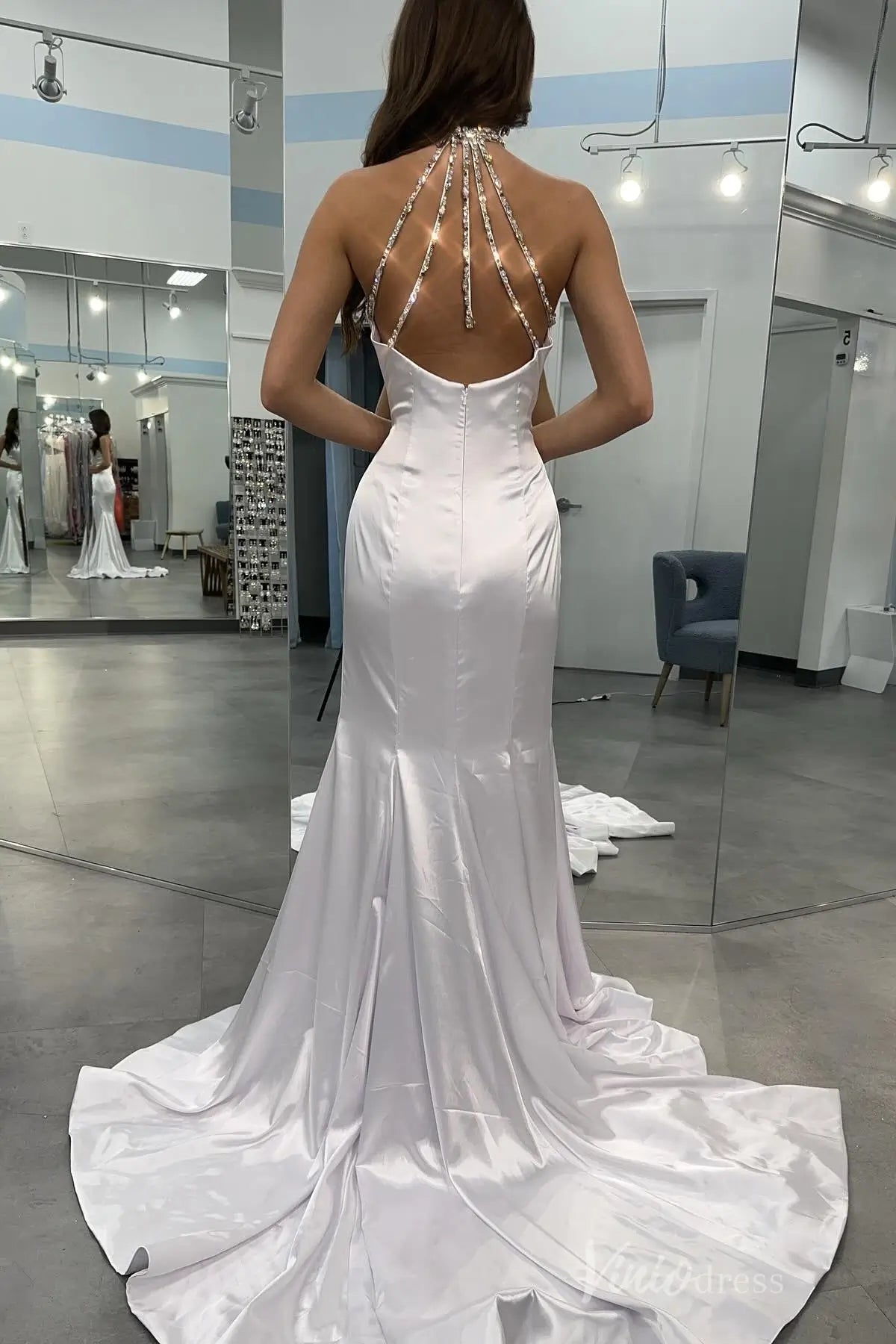 White Satin Halter Prom Dress with Keyhole Neckline, Crystal Straps, High Slit, and Sweep Train – SS051-prom dresses 2025 -Viniodress-White-Custom Size-