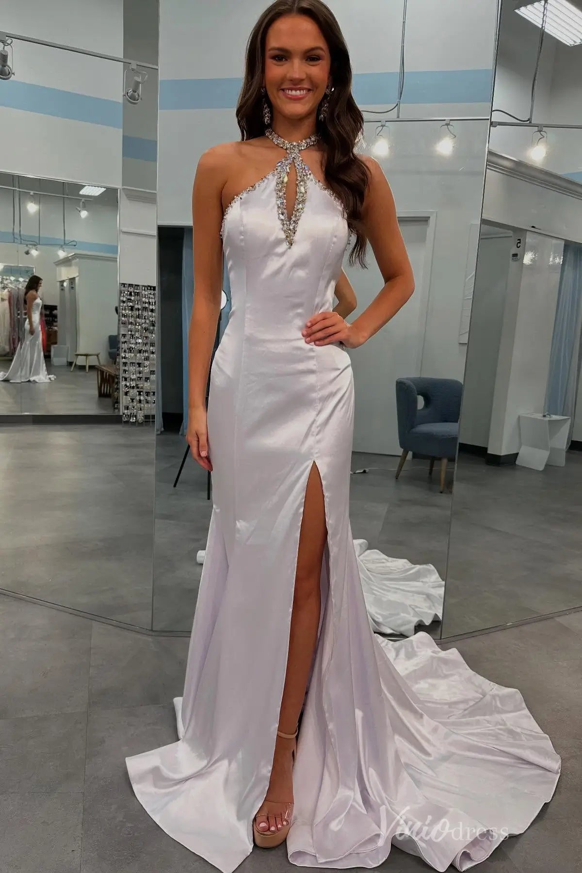 White Satin Halter Prom Dress with Keyhole Neckline, Crystal Straps, High Slit, and Sweep Train – SS051-prom dresses 2025 -Viniodress-White-Custom Size-