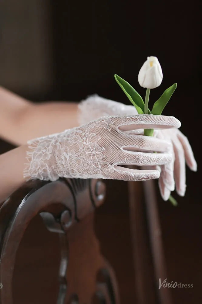 White Sheer Lace Bridal Gloves – Short Romantic Wedding Gloves for Women WG062-Bridal Gloves 2026-Viniodress-Ivory-