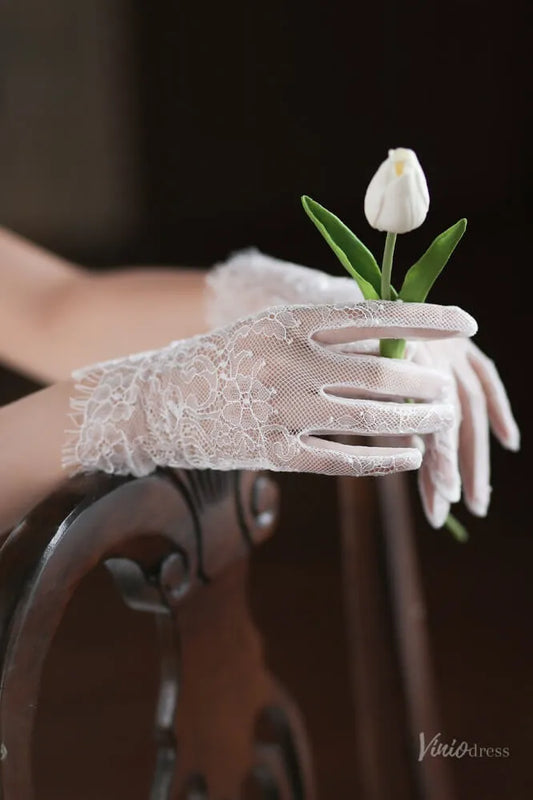 White Sheer Lace Bridal Gloves – Short Romantic Wedding Gloves for Women WG062-Bridal Gloves 2026-Viniodress-Ivory-