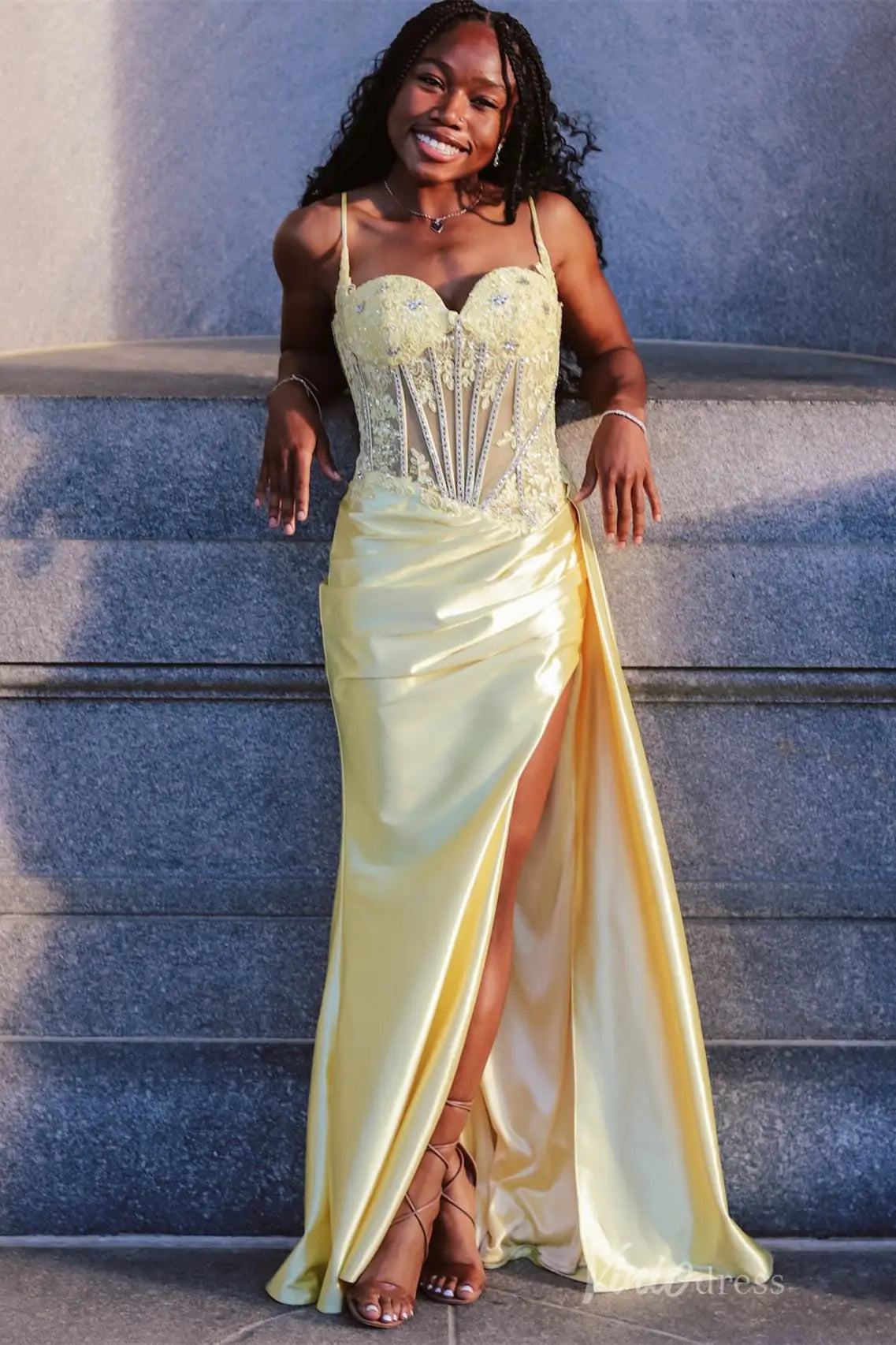 Yellow Satin Corset Prom Dress with Sweetheart Neckline, Beaded Bodice, High Slit, Spaghetti Straps, Sash – SS097-prom dresses 2025 -Viniodress-Yellow-Custom Size-