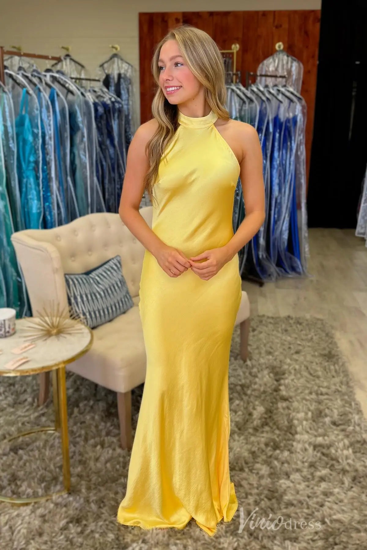 Yellow Satin Halter Neck Prom Dress with Backless Cowl Detail and Sleek Fit – SS043-prom dresses 2025 -Viniodress-Yellow-Custom Size-