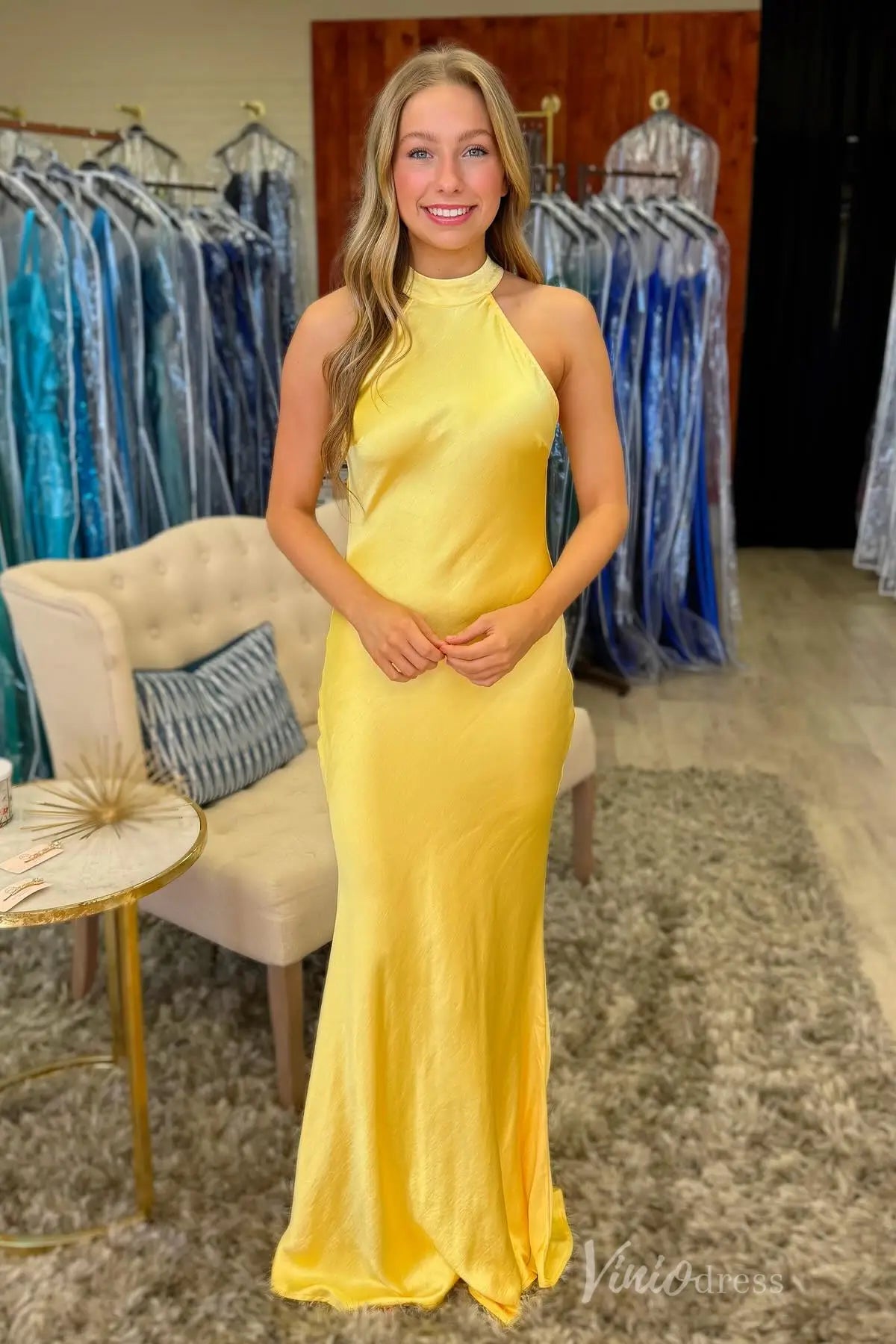 Yellow Satin Halter Neck Prom Dress with Backless Cowl Detail and Sleek Fit – SS043-prom dresses 2025 -Viniodress-Yellow-Custom Size-