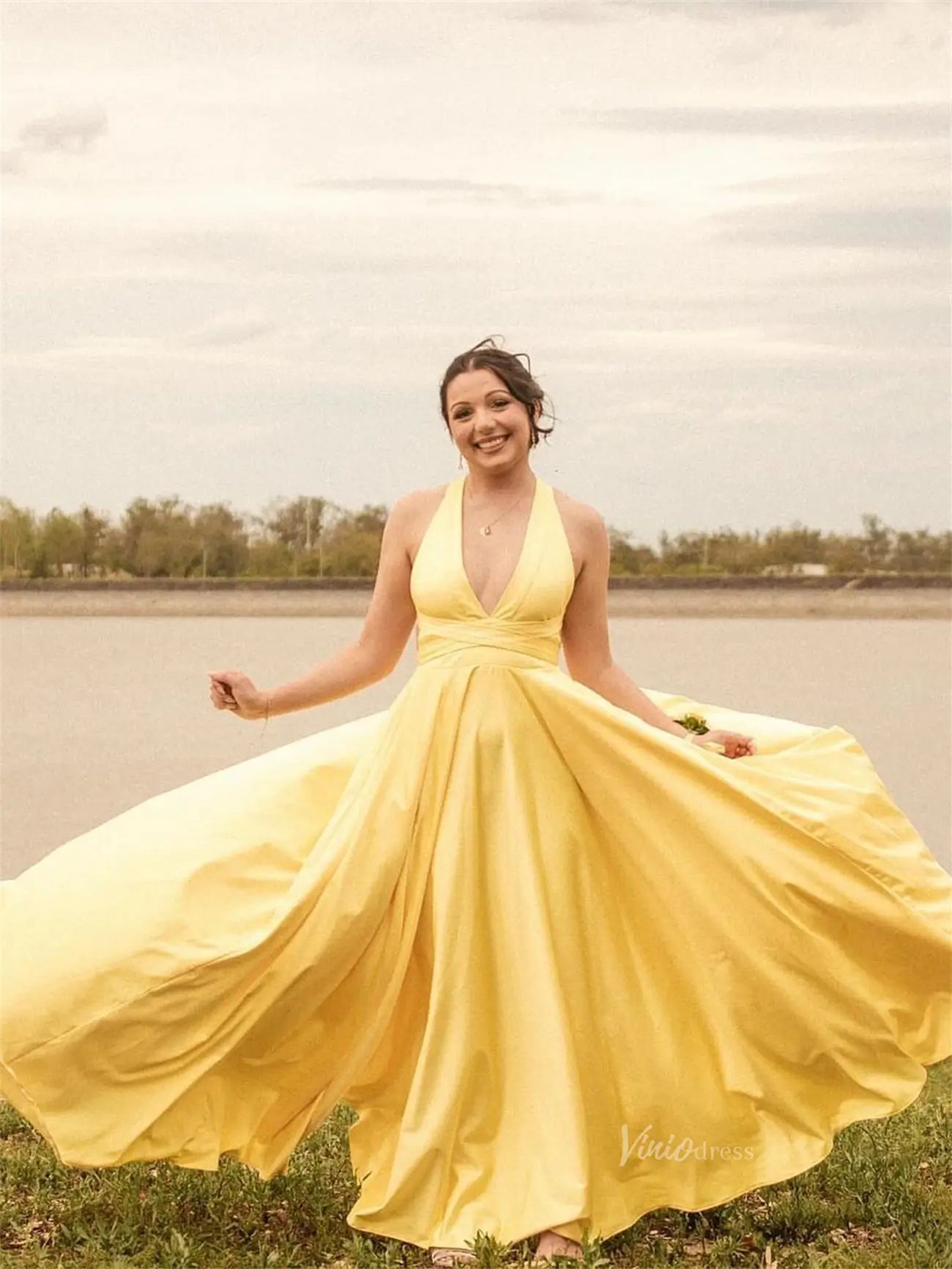 Yellow Satin Prom Dress | V-Neck Evening Gown with Slit, Open Back & Pockets – FD6054-prom dresses 2025 -Viniodress-Yellow-Custom Size-