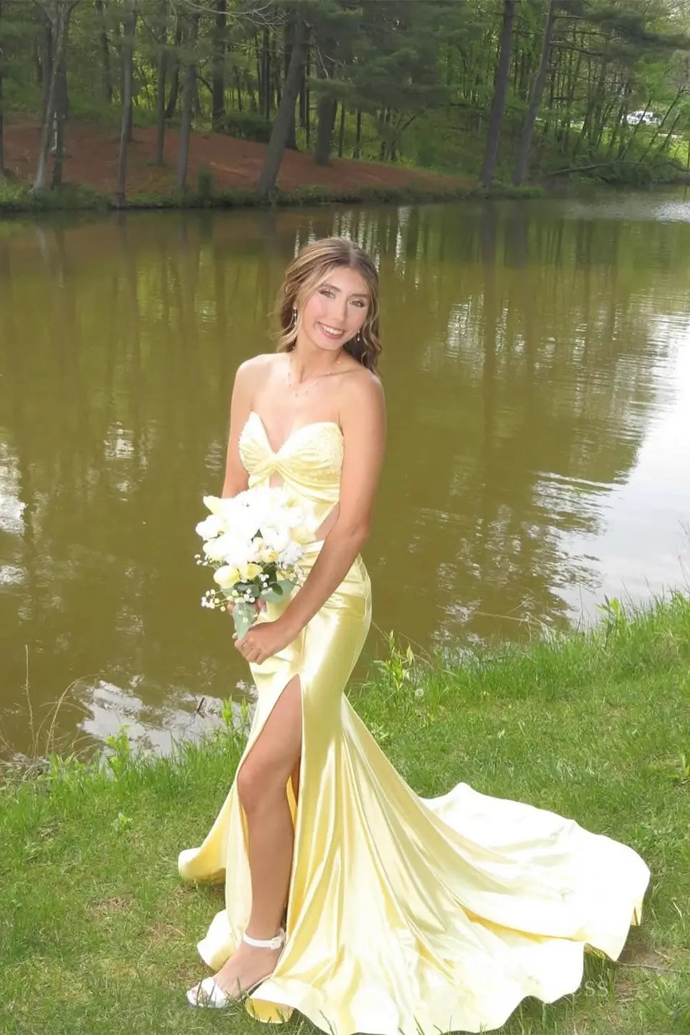 Yellow Strapless Satin Prom Dress with Ruched Bust, Corset Bodice, Sheer Sides, and High Slit – SS046-prom dresses 2025 -Viniodress-Yellow-Custom Size-