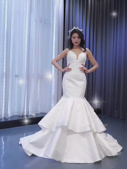 Robes de mariée sirène sans bretelles robe trompette appliquée en dentelle 67471