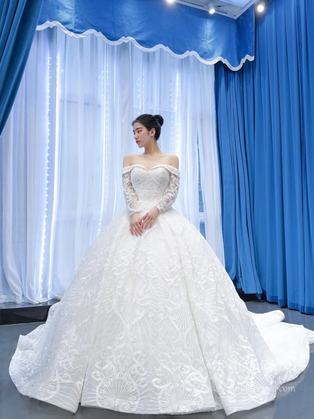 Vintage Lace Wedding Gowns Off Shoulder Long Sleeve Wedding Dresses VW1022-wedding dresses 2025 -Viniodress-As Picture-Custom Size-