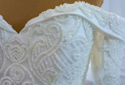 Vintage Lace Wedding Gowns Off Shoulder Long Sleeve Wedding Dresses VW1022-wedding dresses 2025 -Viniodress-As Picture-Custom Size-