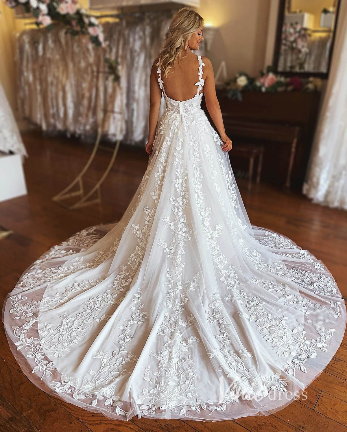 A-line Leaf Lace Appliqued Wedding Dresses with Long Train VW2118-wedding dresses-Viniodress-Ivory-Custom Size-Viniodress