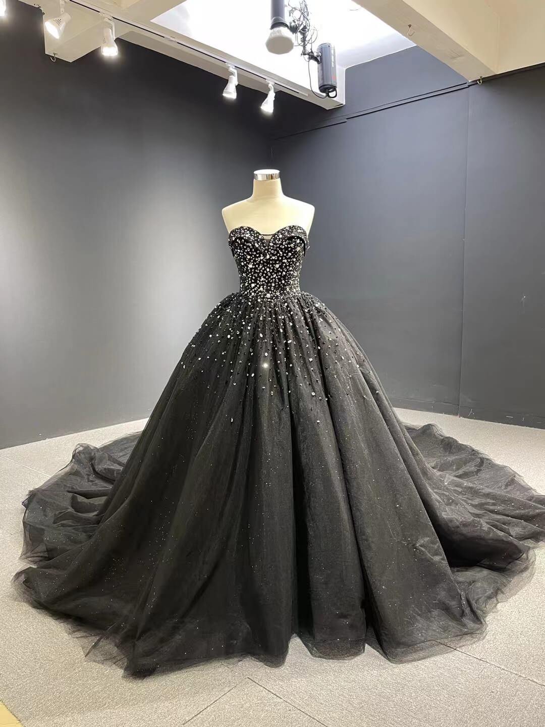 Black Evening Dresses Luxury Tulle Ball Gown Strapless Sequins Beaded  Women's Dress Fluffy Female Dress With Train Wedding Dress - AliExpress