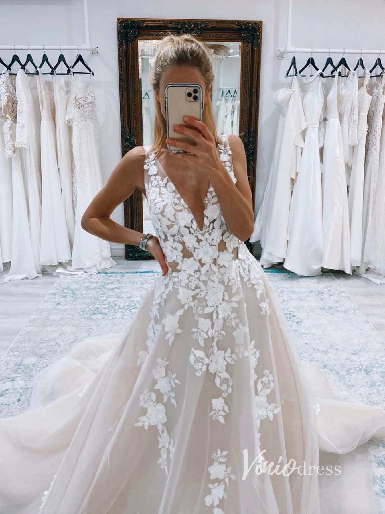 Champagne A-line Wedding Dresses V-neck Lace Appliqued Tulle Bridal Go –  Viniodress