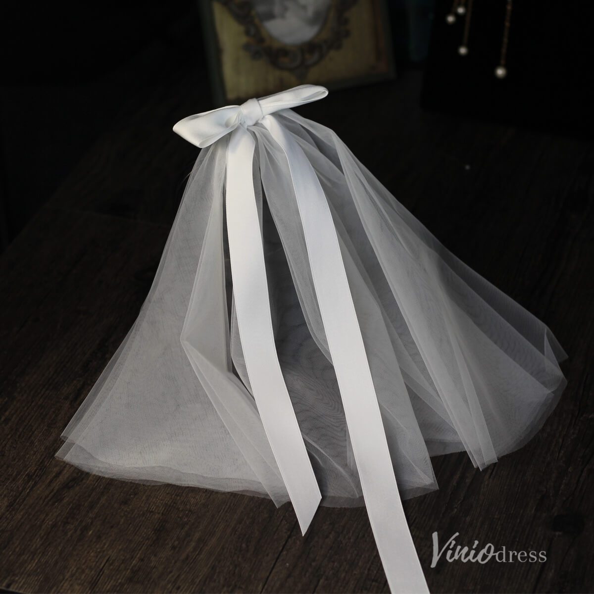 Classy Satin Tulle Short Veil with Bow Viniodress AC1313-Bridal Veil 2025 -Viniodress-Ivory-