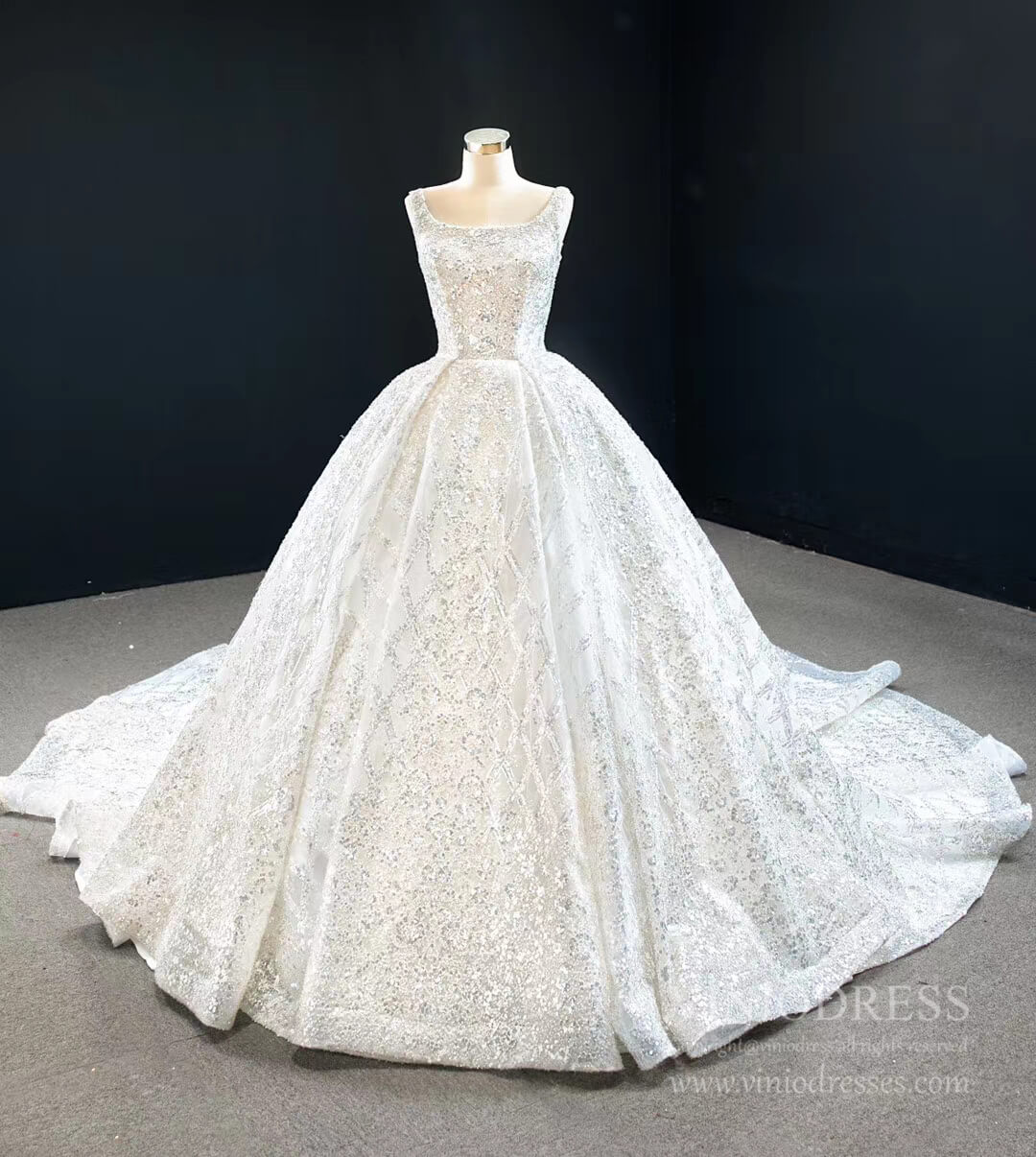Glittery Sequin Wedding Dresses Squre Neck Bridal Gown with Long Tail Viniodress Glittery Sequin Wedding Dresses Squre Neck Bridal Gown with Long Tail Viniodress