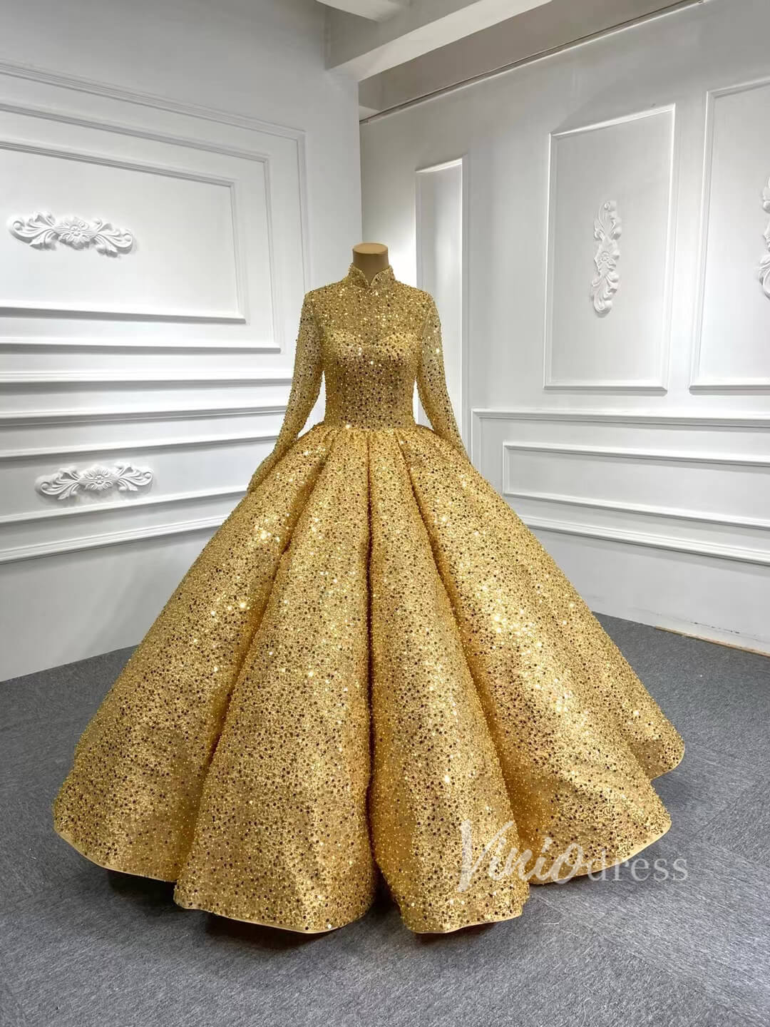 Gold, Silver, Metallic Formal & Evening Dresses | David's Bridal