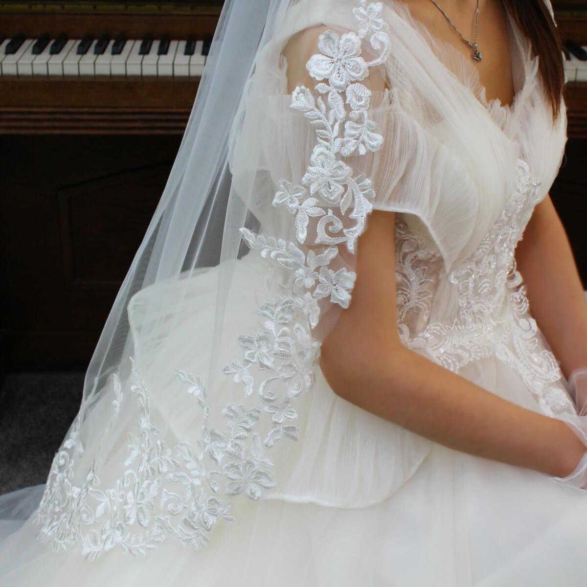 Lace Appliqued Mantilla Veils Fingertip Length V686-Bridal Veil 2025 -Viniodress-Ivory-