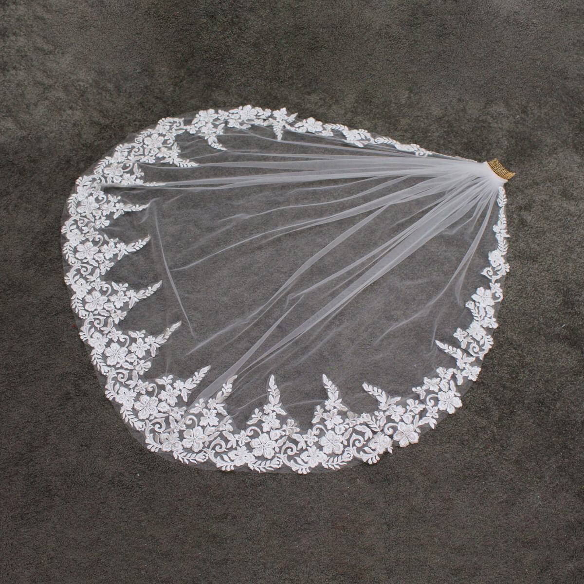 Lace Appliqued Mantilla Veils Fingertip Length V686-Bridal Veil 2025 -Viniodress-Ivory-