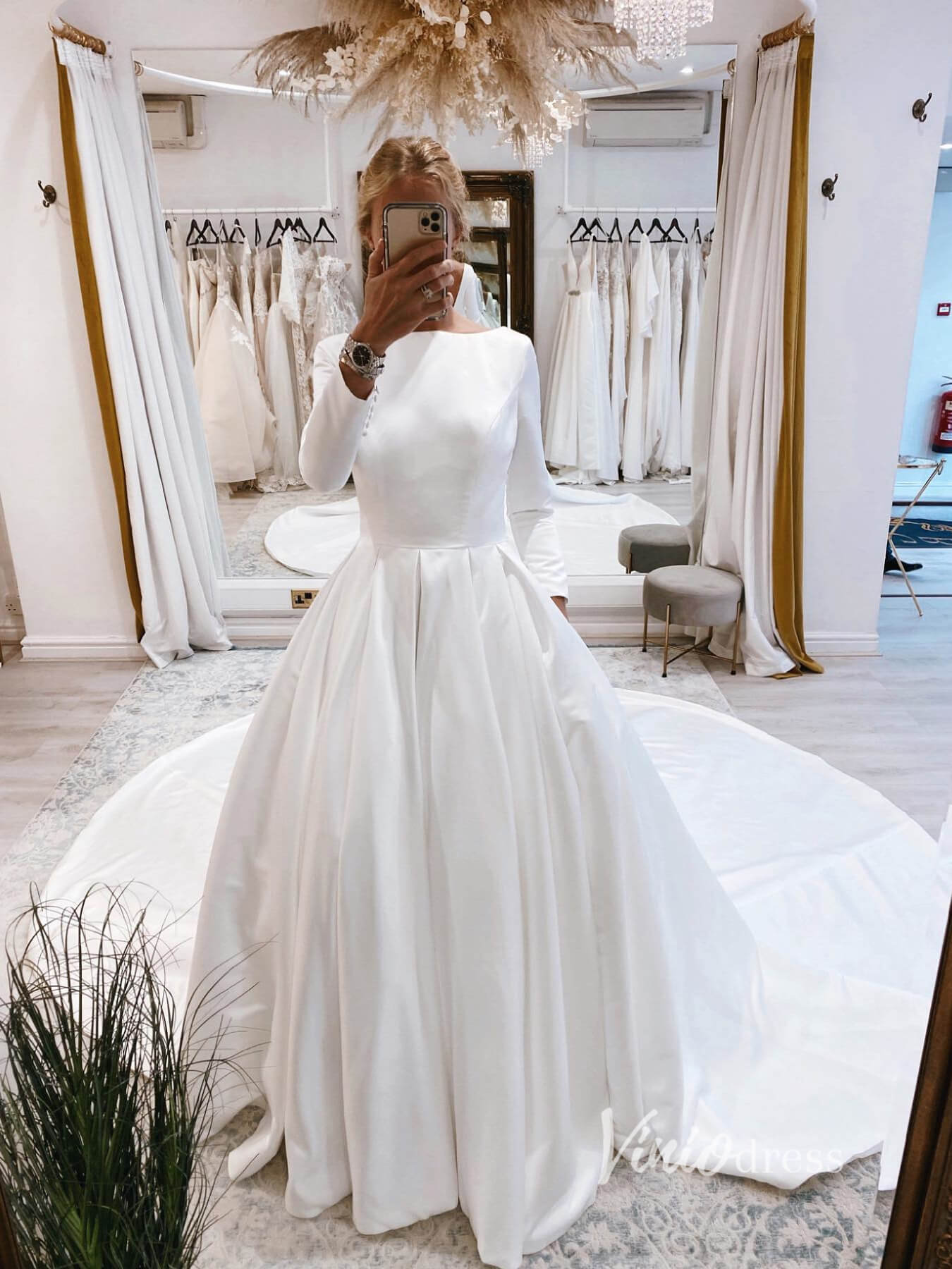 Long Sleeve Satin Wedding Gowns Backless Cathedral Train Bridal Dress VW1398B-wedding dresses 2025 -Viniodress-Ivory-Custom Size-