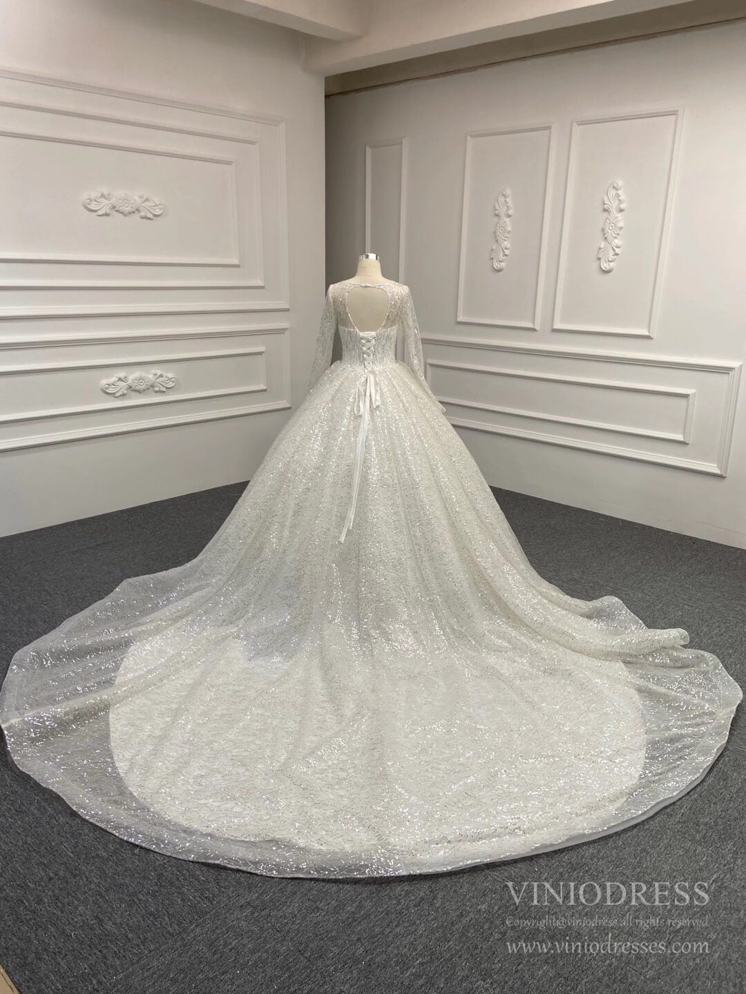 Long Sleeve Shiny Champagne Arabic Wedding Dresses with Long Train-wedding dresses 2025 -Viniodress-Champagne-Custom Size-