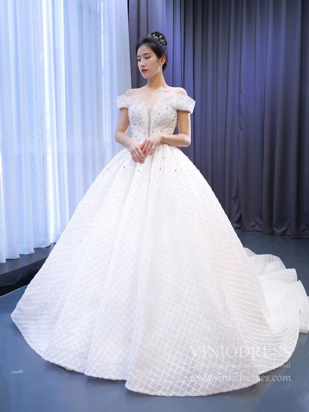 Off the Shoulder Lace Wedding Gown Pearl Wedding Dress VW2039-wedding dresses 2025 -Viniodress-As Picture-Custom Size-