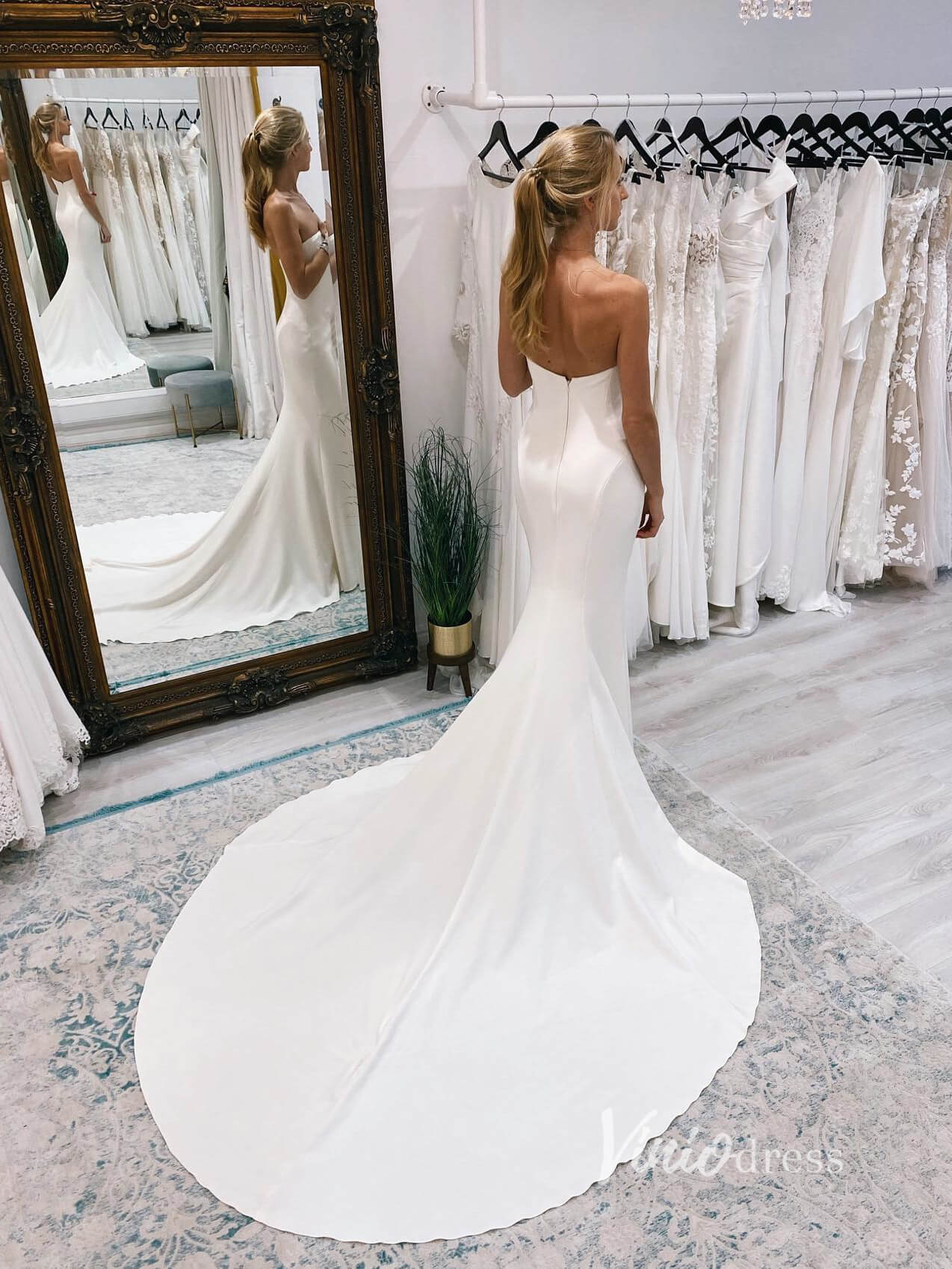 Simple Mermaid Satin Wedding Dresses Strapless Minimalist Dress VW2139-wedding dresses-Viniodress-Viniodress