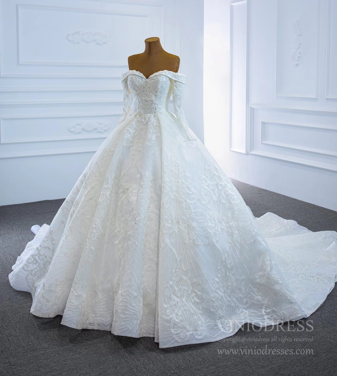 Vintage Lace Wedding Gowns Off Shoulder Long Sleeve Wedding Dresses VW Viniodress Vintage Lace Wedding Gowns Off Shoulder Long Sleeve Wedding Dresses VW Viniodress